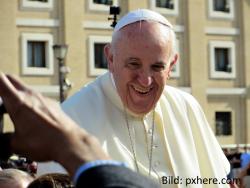Konservative wüten gegen Papst Franziskus Konservative wüten gegen Papst Franziskus