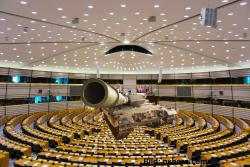 Das fehlende Weltparlament und eine Menschheit, die es hinnimmt Das fehlende Weltparlament und eine Menschheit, die es hinnimmt