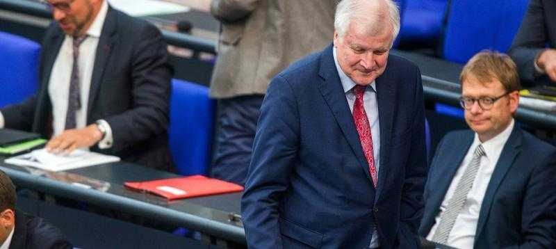 Herr Seehofer behalten Sie Ihr Rückgrat! Herr Seehofer behalten Sie Ihr Rückgrat!